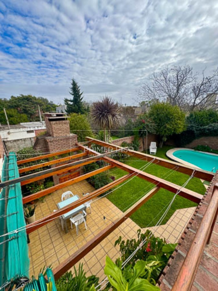 VENTA / HERMOSA CASA ZONA COSTANERA