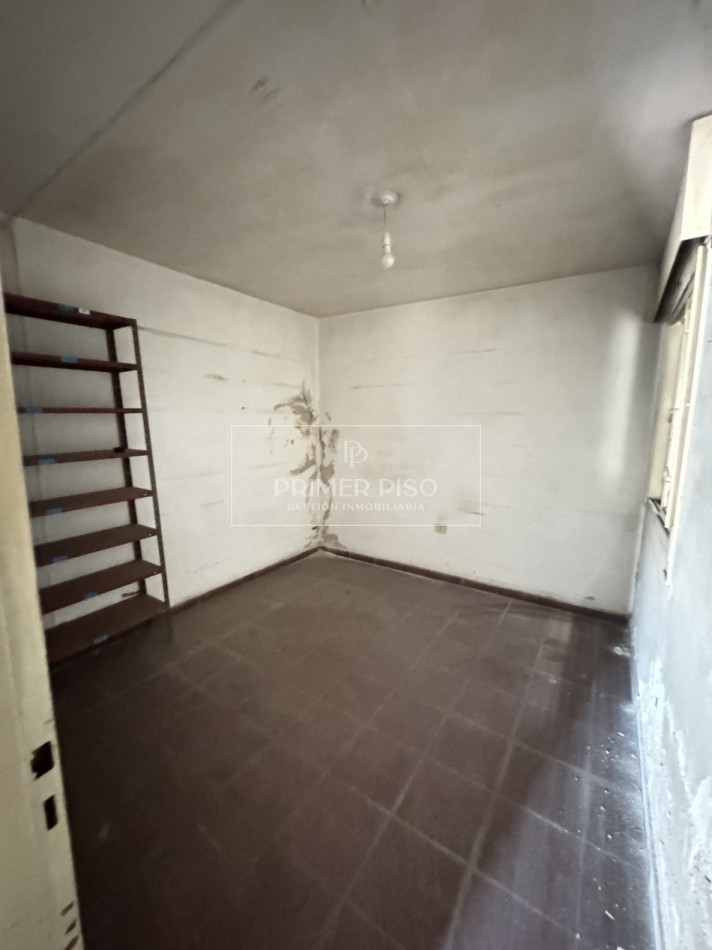 LOCAL COMERCIAL + DEPTO EN PLANTA ALTA