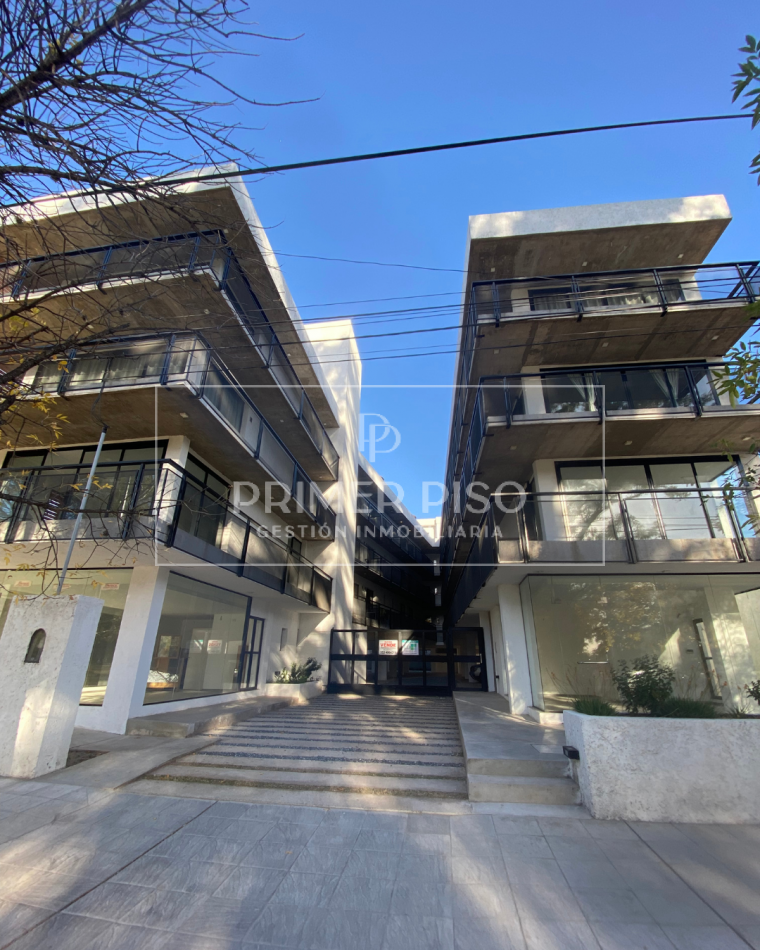 VENTA / COCHERA / BARRIO ALMIRANTE BROWN