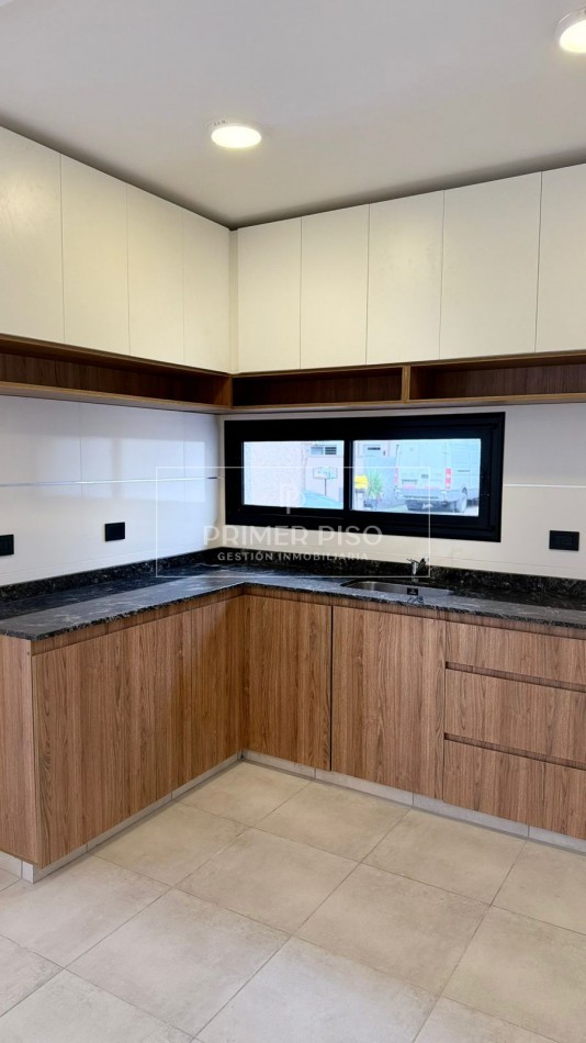VENTA / CASA / BARRIO RAMON CARRILLO