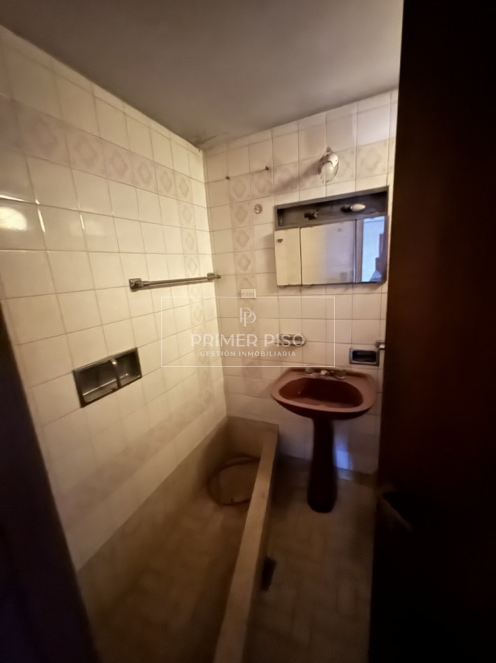 LOCAL COMERCIAL + DEPTO EN PLANTA ALTA