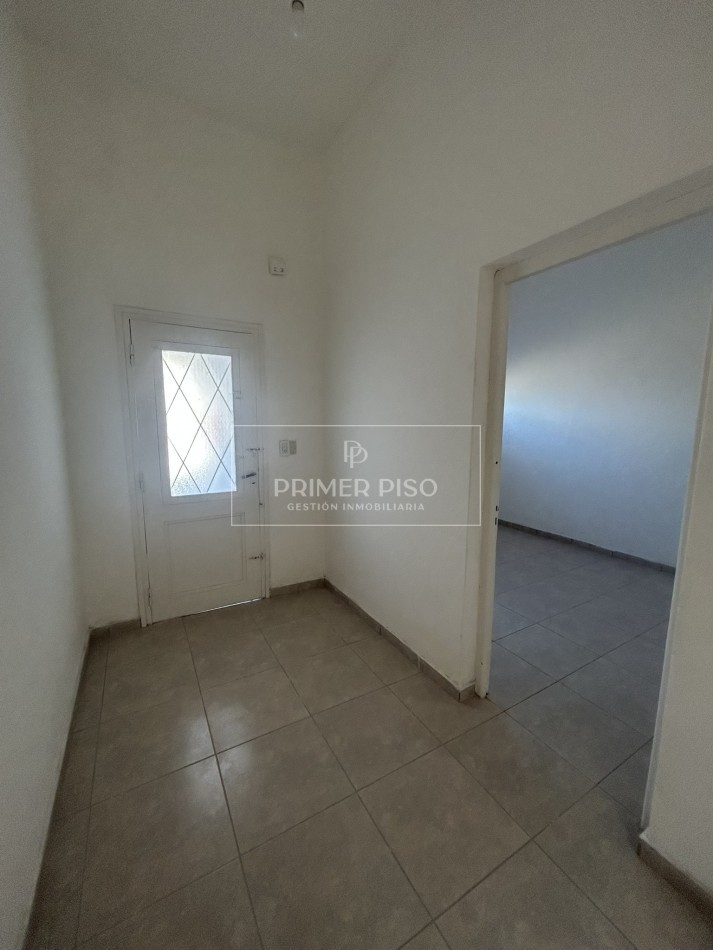 ALQUILER / CASA / BARRIO AMEGHINO