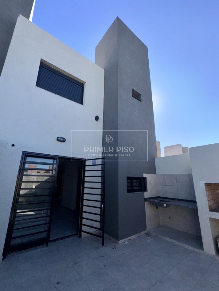 VENTA / DUPLEX / SOLARES DEL NORTE