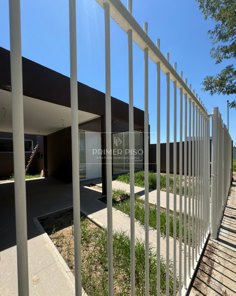 VENTA / CASA / BARRIO VILLA ALBERTINA, VILLA MARIA