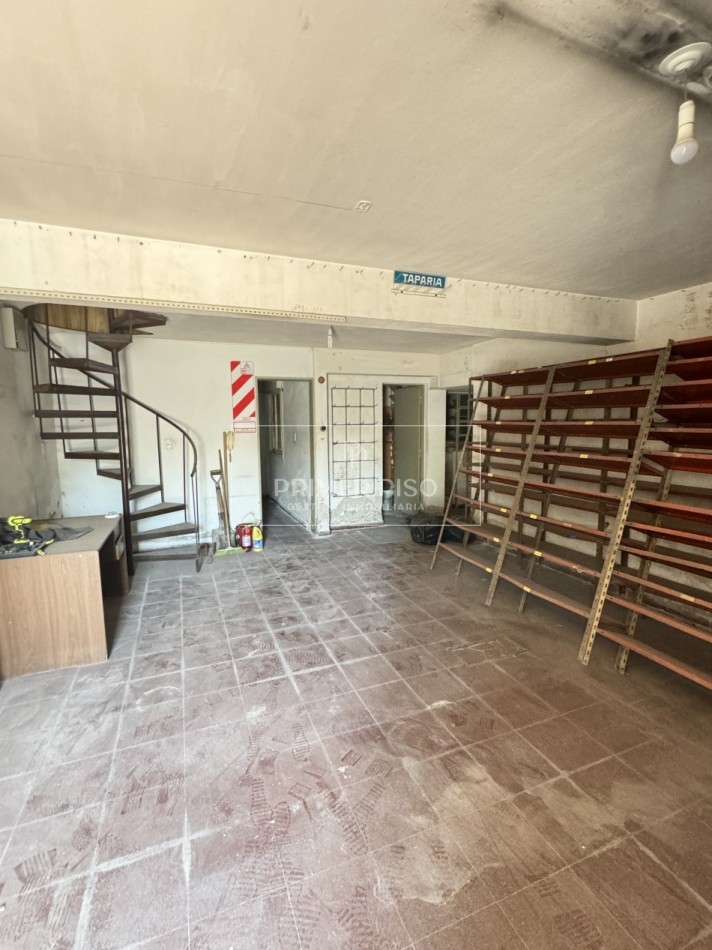LOCAL COMERCIAL + DEPTO EN PLANTA ALTA