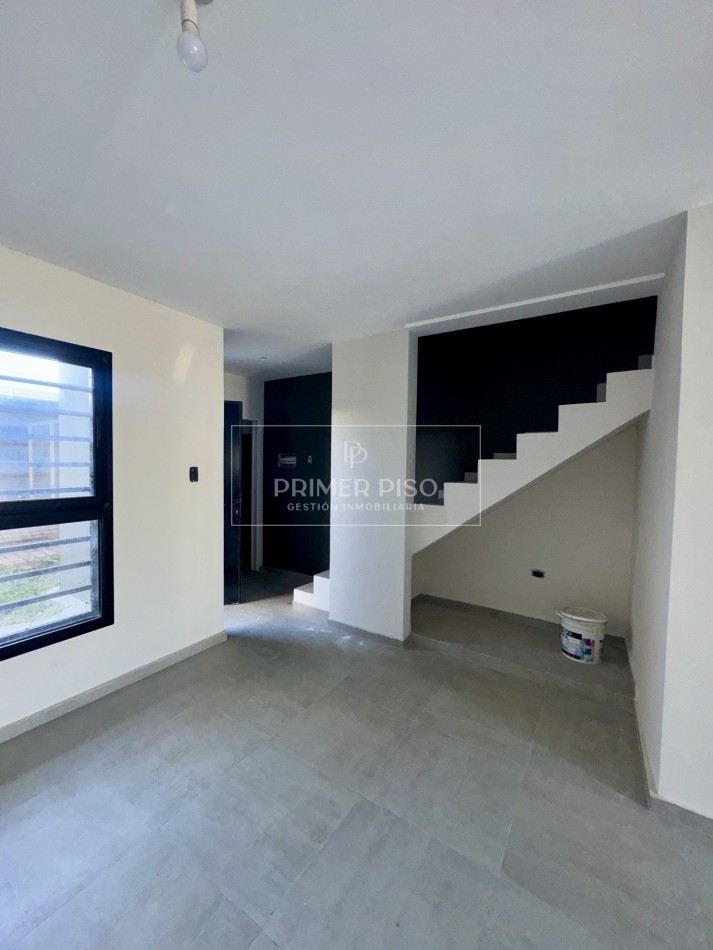 VENTA / DUPLEX / SOLARES DEL NORTE