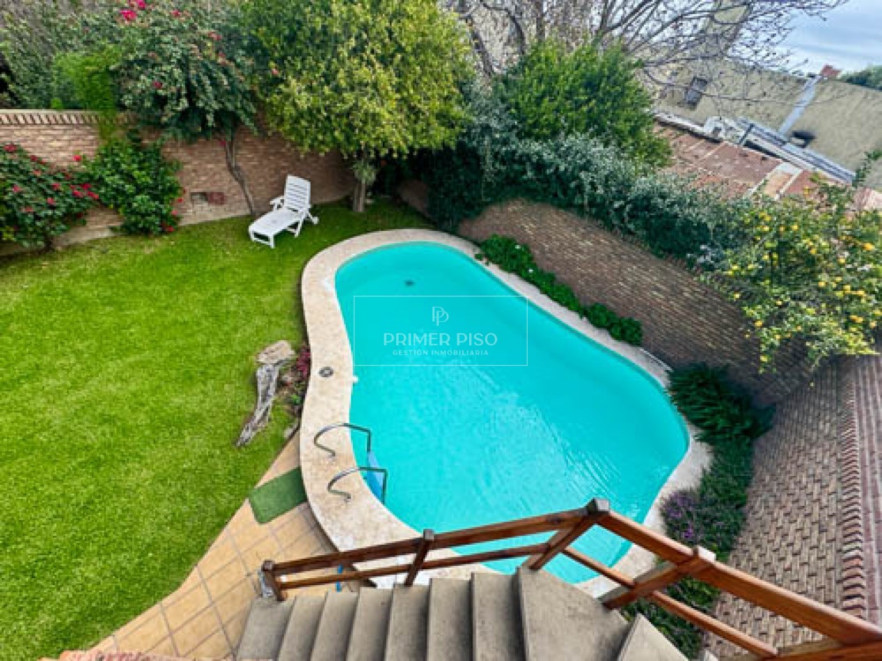 VENTA / HERMOSA CASA ZONA COSTANERA