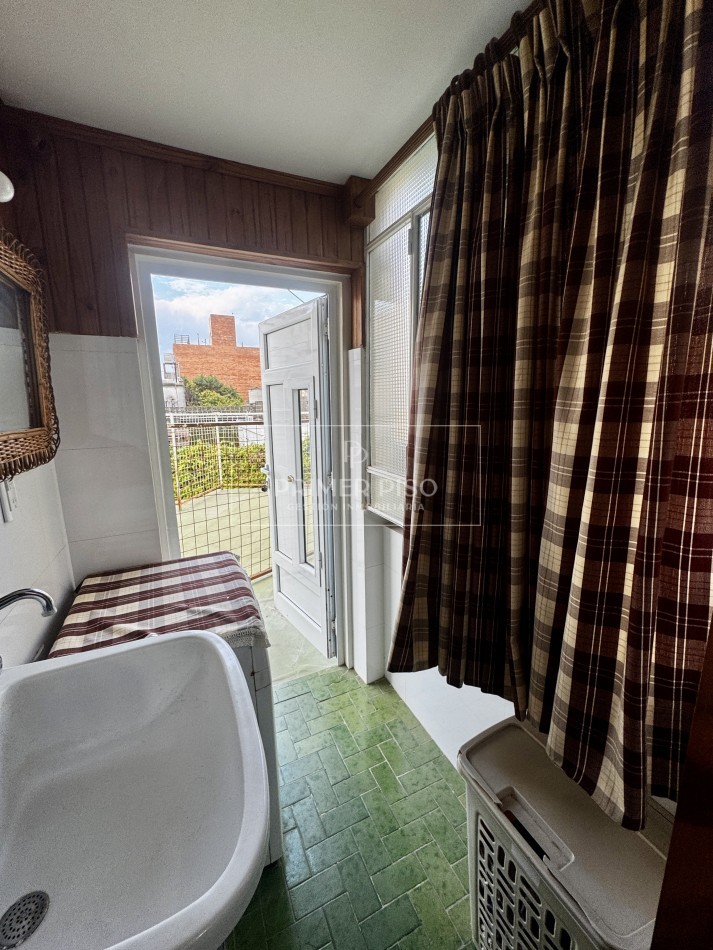 VENTA / DEPTO 2 DORMITORIOS / BARRIO LAMADRID