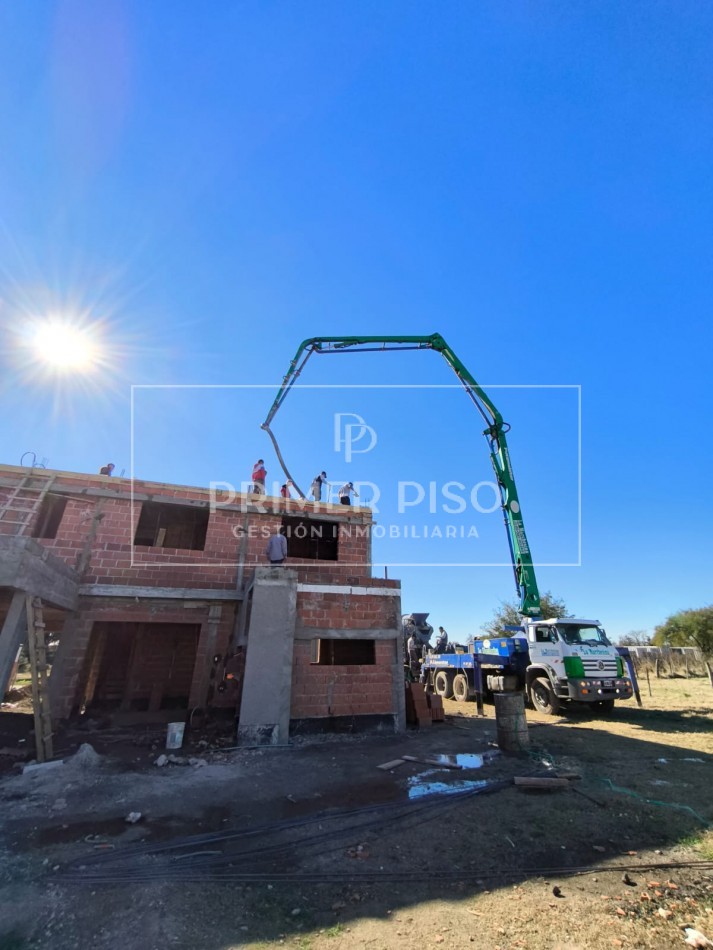 PRE VENTA / CASA / BARRIO COSTA DE ORO - VILLA NUEVA