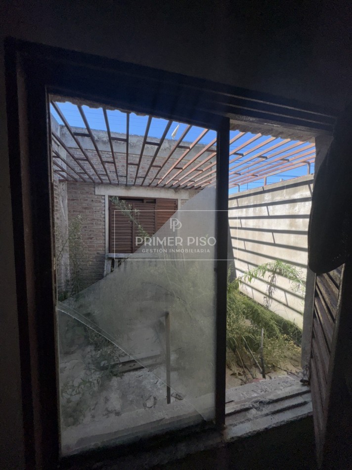 VENTA / CASA REFACCION / BARRIO LAMADRID