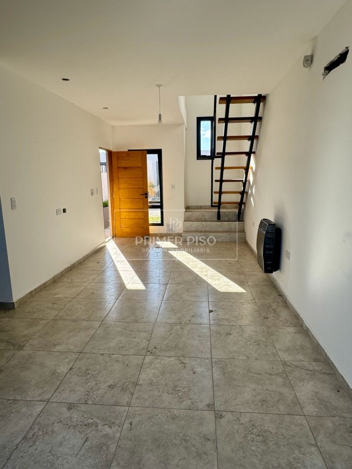 SE VENDE / DUPLEX / BARRIO SOLARES DEL NORTE
