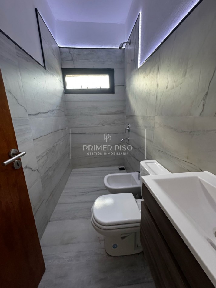 VENTA / CASA / BARRIO RIVADAVIA