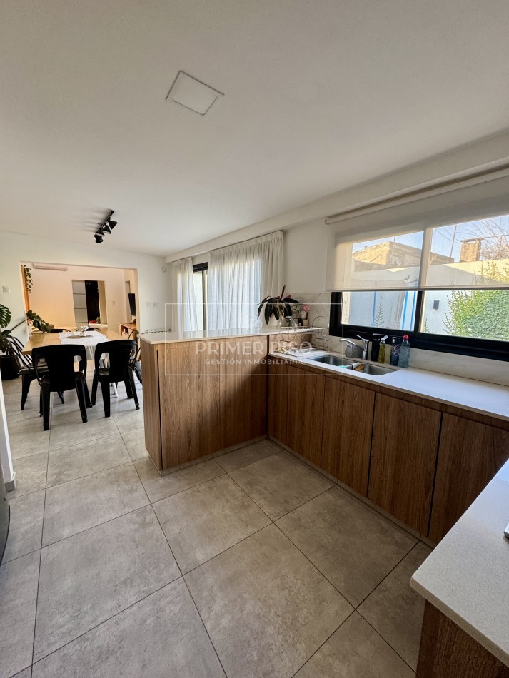 VENTA / CASA / BARRIO MARIANO MORENO