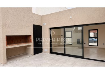VENTA / CASA / BARRIO RAMON CARRILLO