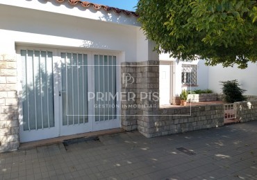 VENTA / CASA / BARRIO LAMADRID