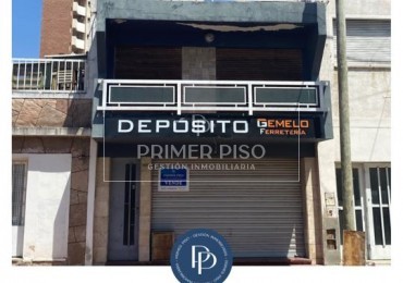 LOCAL COMERCIAL + DEPTO EN PLANTA ALTA